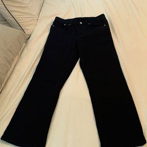 H and M true black denim jeans. Size 6 straight legged with a high waist.